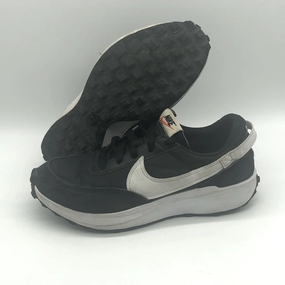 NIke Shoes Women's 10 Waffle Debut Black Lace Up Lightweight Active Sneakers